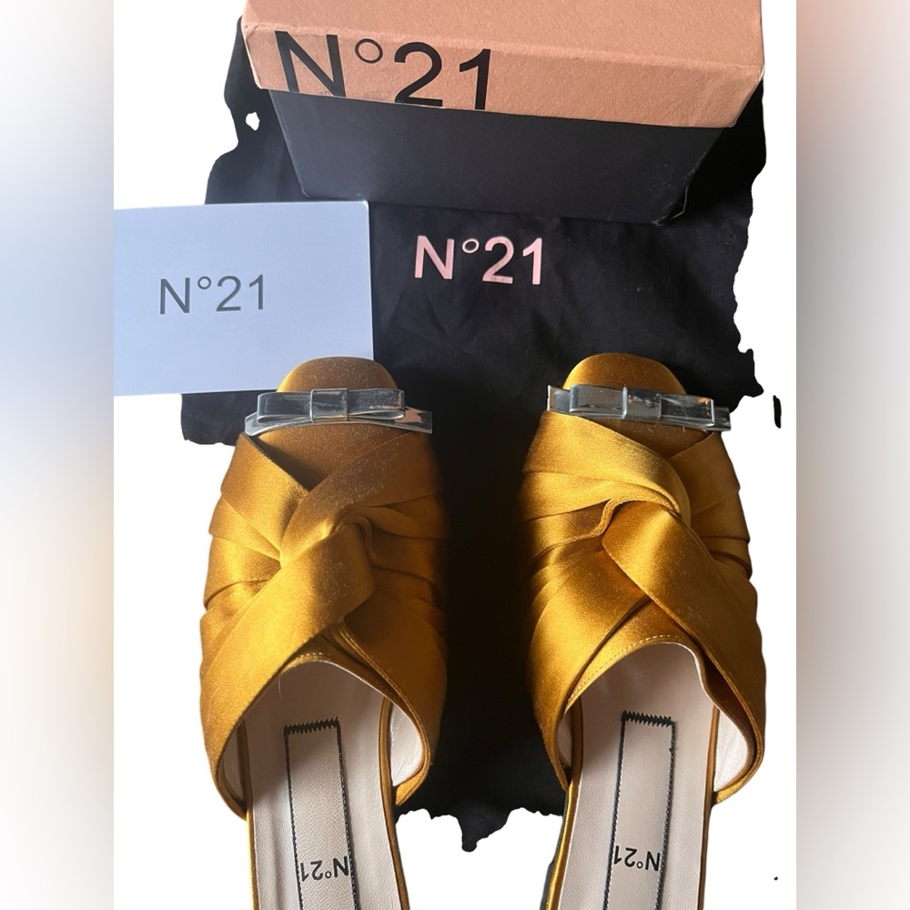 No 21 gold and silver slippers - Picture 9 of 12
